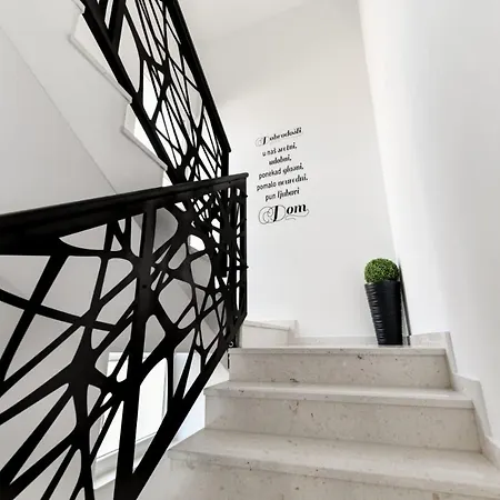 Family Amare * 扎达尔